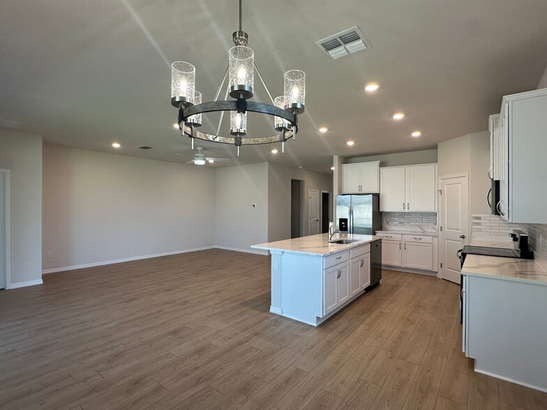 Building Photo - 9432 Bella Mar Trl