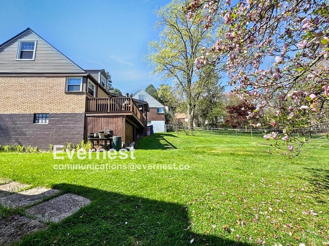 Building Photo - 3037 Blackridge Ave