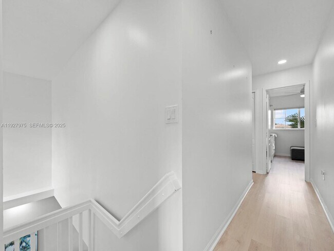 Building Photo - 12881 SW 49th Ct