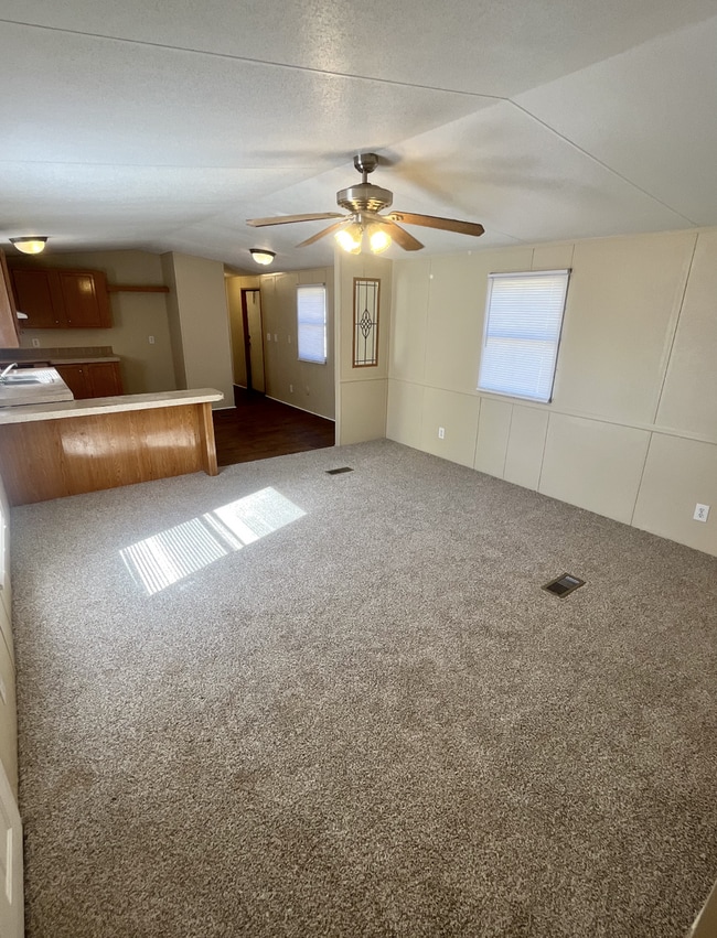 Building Photo - 2 Bed 2 Bath Mobile Home