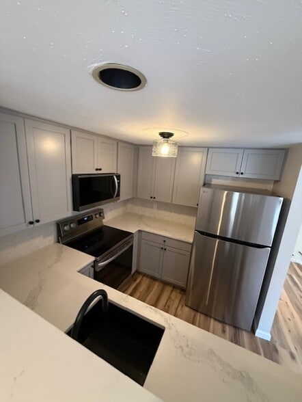 Kitchen - 3 Belmont Ct