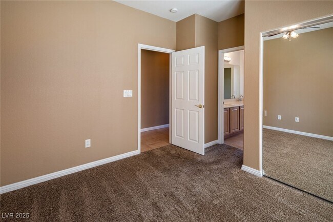 Building Photo - 10248 Santo Nina Ct