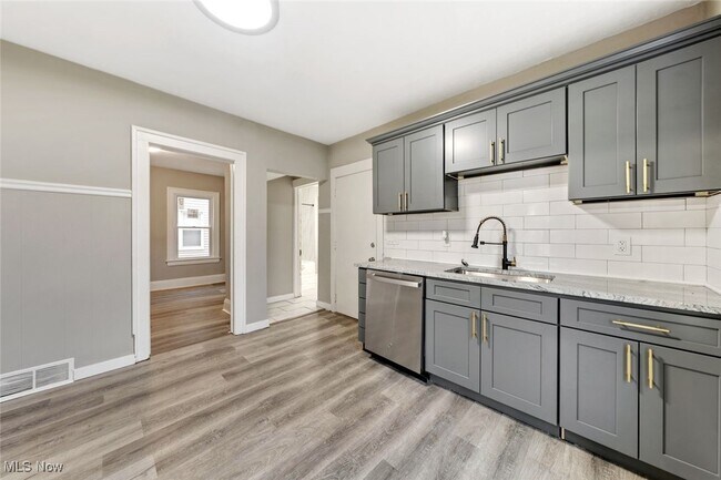 Building Photo - 2233 Bunts Rd