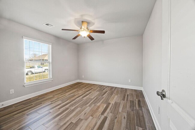 Building Photo - 2031 Dover Cove