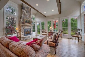 Building Photo - Winter Rental