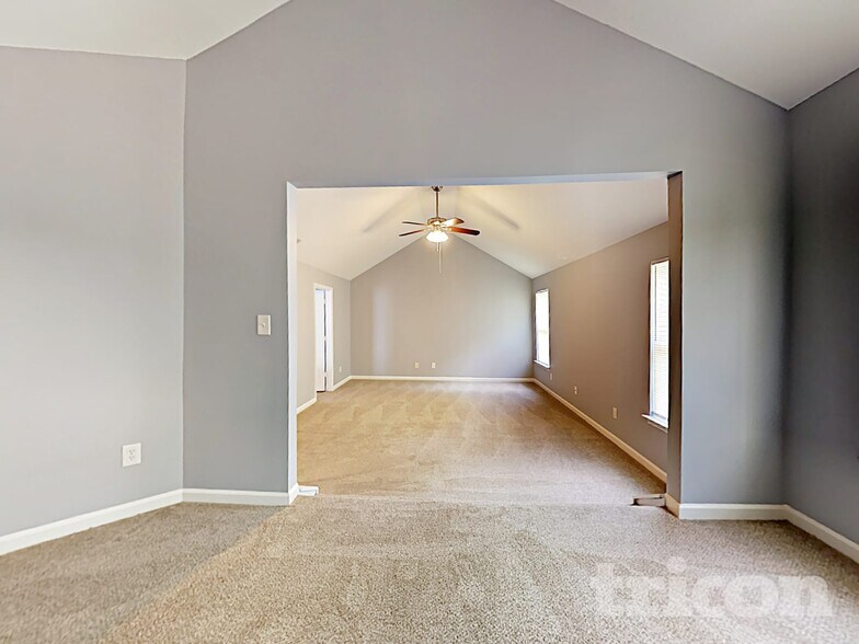 Building Photo - 4275 Spur Look Crossing