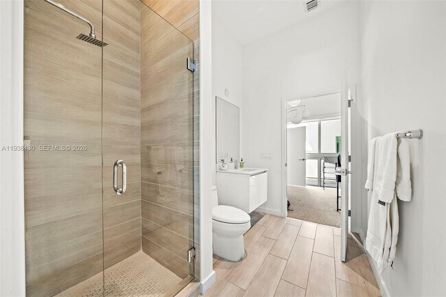 Building Photo - 1600 SW 1st Ave