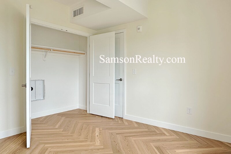 Building Photo - 165 Gano St