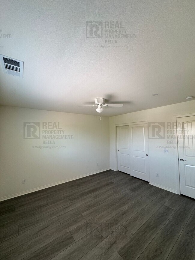 Building Photo - Cul-De-Sac Home in Heritage Lake Featuring Downstairs Bedroom & Bath + Loft