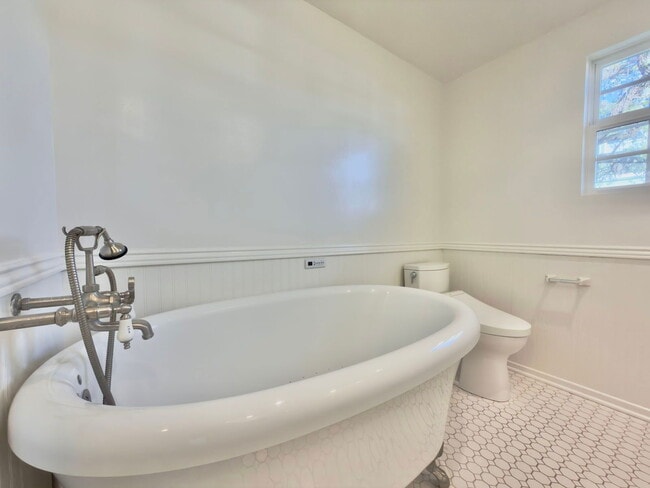 Building Photo - 2603 Phelan Ln