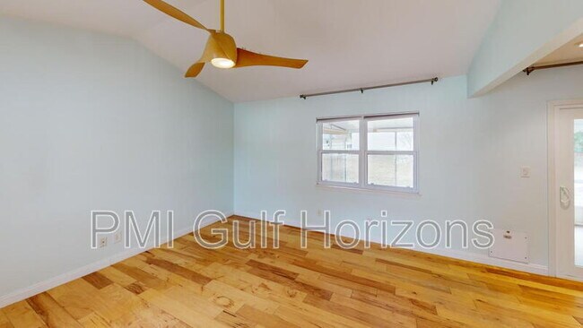 Building Photo - 4827 Birchwood Pl