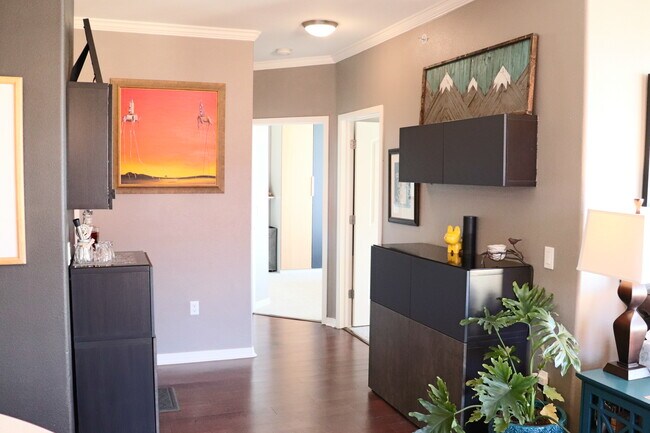 Building Photo - 10184 Park Meadows Dr