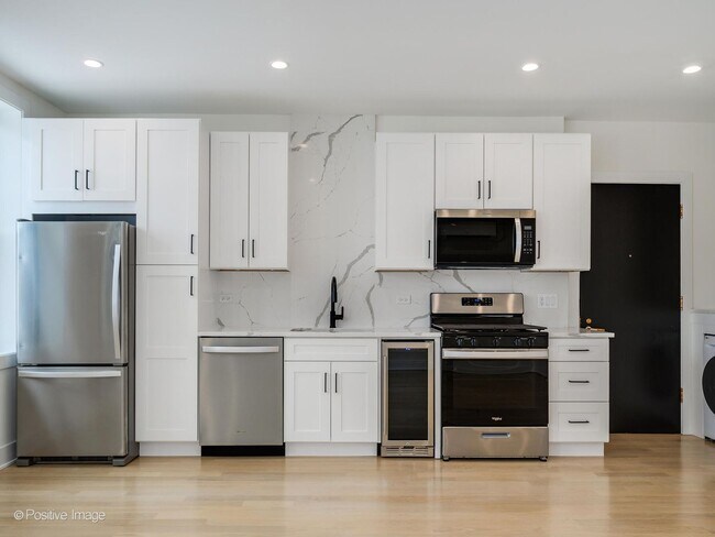 Building Photo - 133-143 Vine Ave