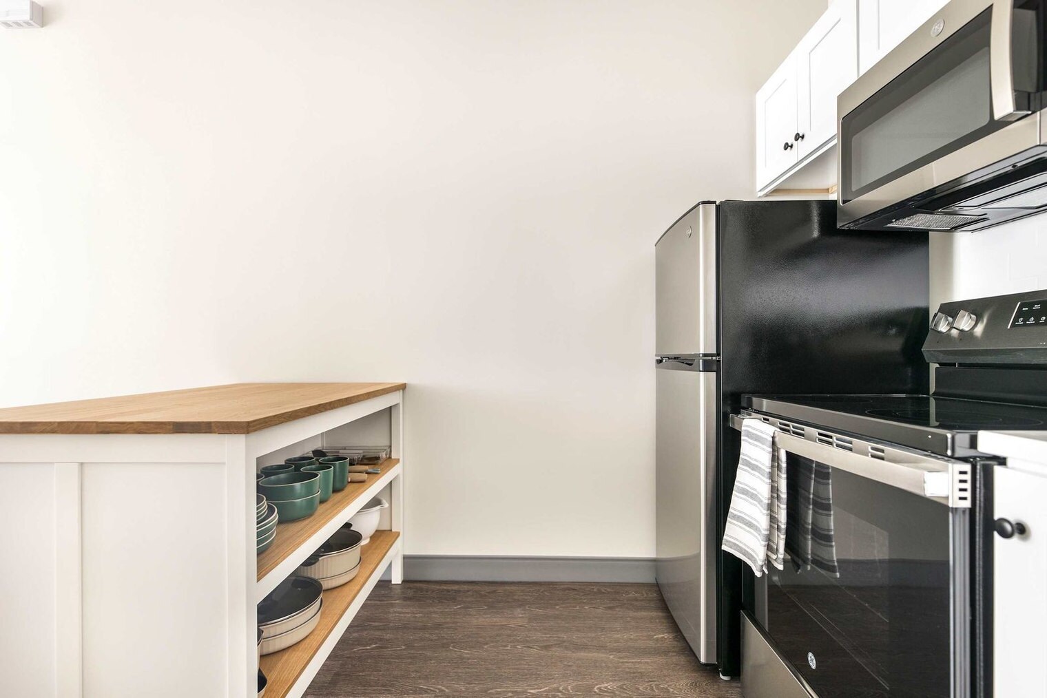 Building Photo - 781 Spring St