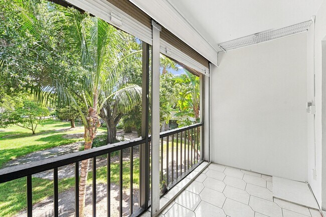 Building Photo - 3101 Oakland Shores Dr