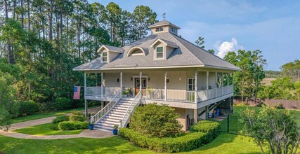 Building Photo - 4596 Bayside Dr