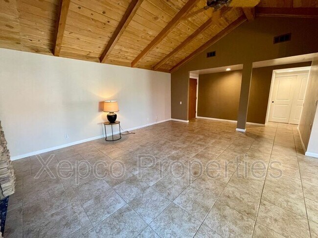 Building Photo - 2353 E Miramonte Cir
