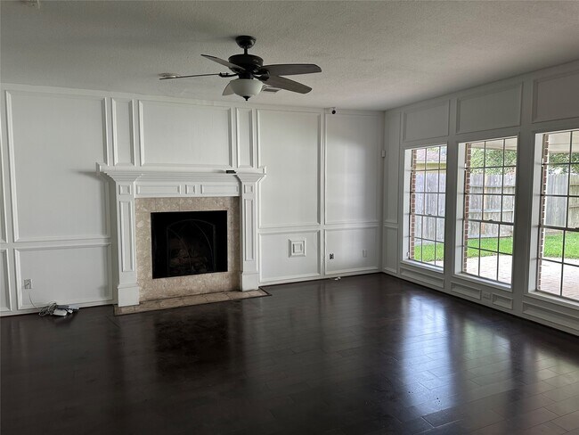 Building Photo - 2627 Double Lake Dr