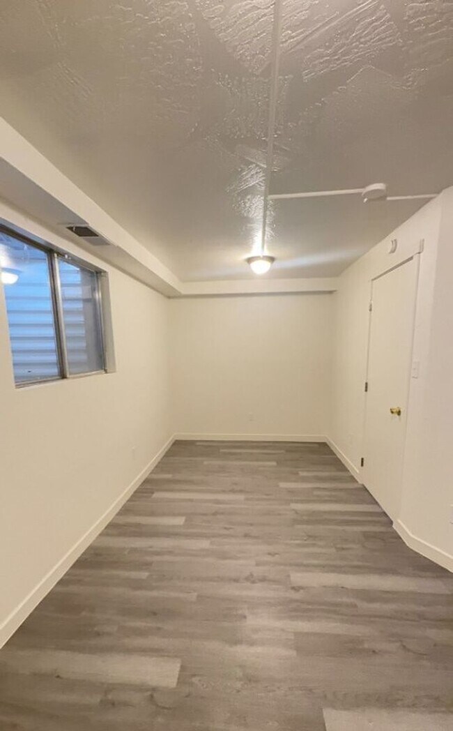 Building Photo - 363 N 800 W