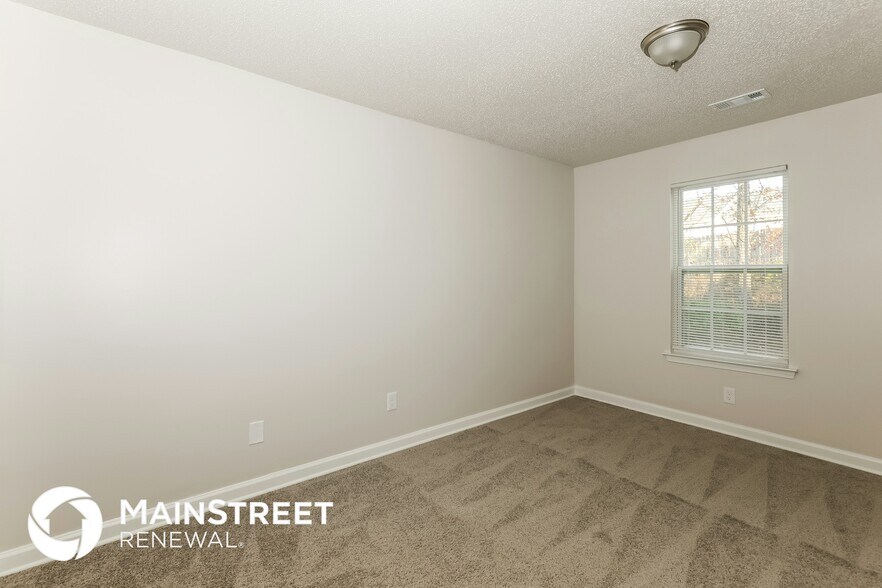 Building Photo - 459 Eagles Crossing Cir