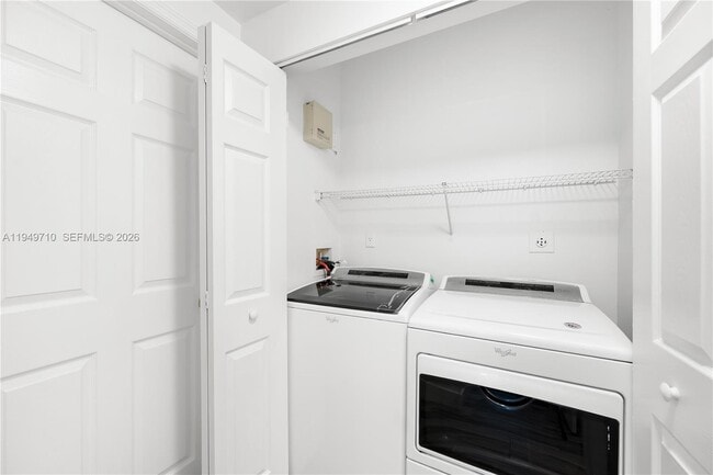 Building Photo - 2200 E Preserve Way