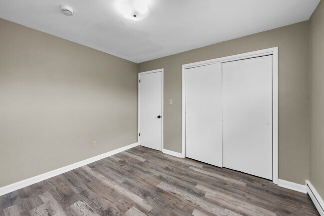 Building Photo - 3873 E Galbraith Rd