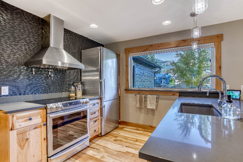 Building Photo - 1221 Commercial St