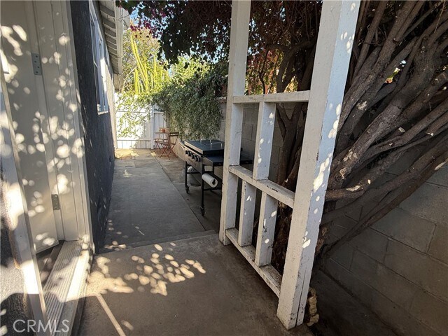 Building Photo - 7358 Riverton Ave