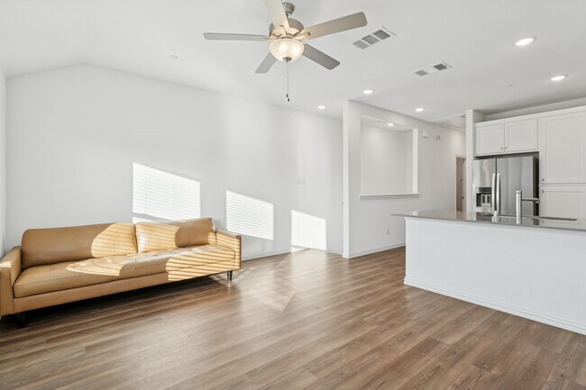 Building Photo - 4703 Kindred St