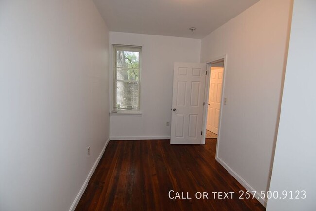 Building Photo - Great  2BR house in Port Richmond area. W/...