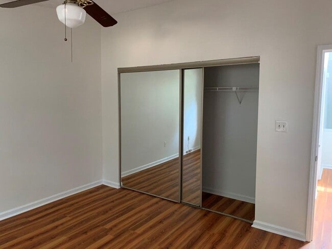 Building Photo - 2004 Parkaire Crossing