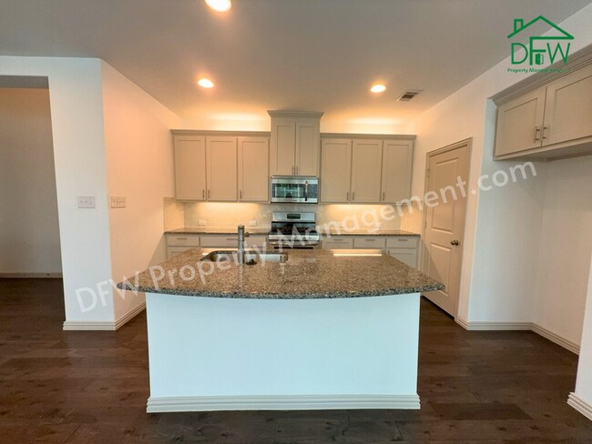 Building Photo - 3 Bed/2.5 Bath Home for Lease in Arlington – 2 Living Areas, Pool, Courts & Trails Nearby!