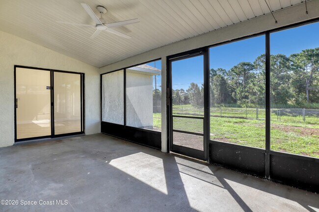 Building Photo - 1635 Adview Rd SE