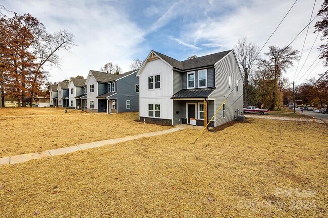 Building Photo - 1241 Eastway Dr
