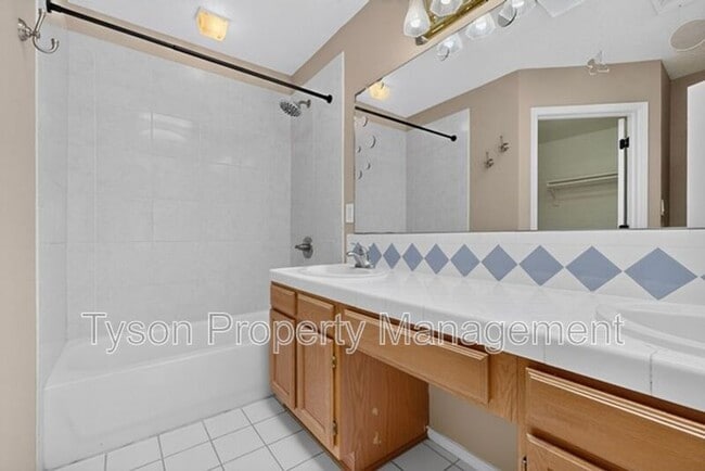 Building Photo - 1409 Stoneway Dr NW