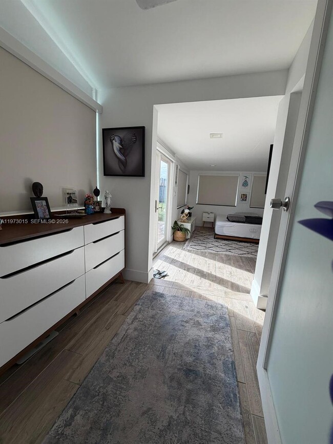 Building Photo - 1531 NE 15th Ave