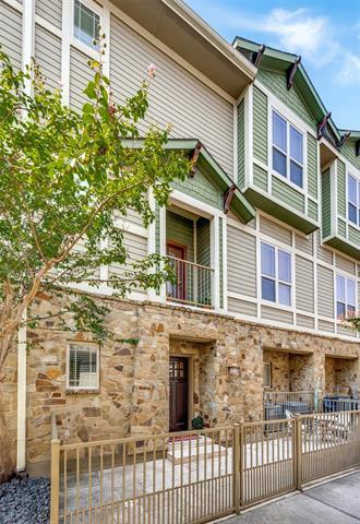 Building Photo - 5916 Hudson St