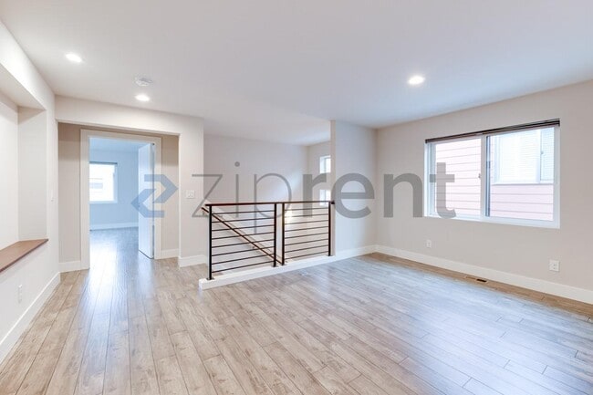 Building Photo - 12220 SE 251st Pl