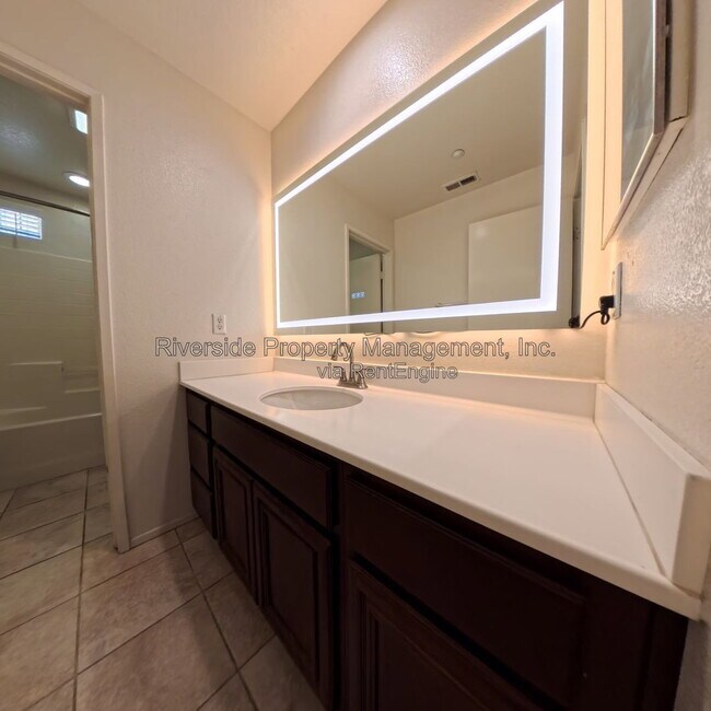 Building Photo - 4031 Cey Ct