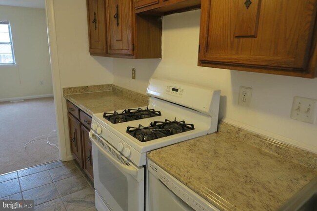 Building Photo - 3514 Cranmer Mews