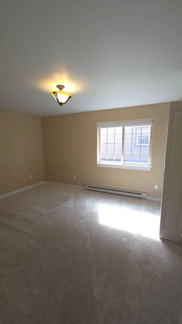 Building Photo - Amazing 2 Bedroom, 2 Bath Condo With 24-Ho...