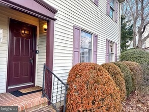 Building Photo - 102 Jl Thompson Dr