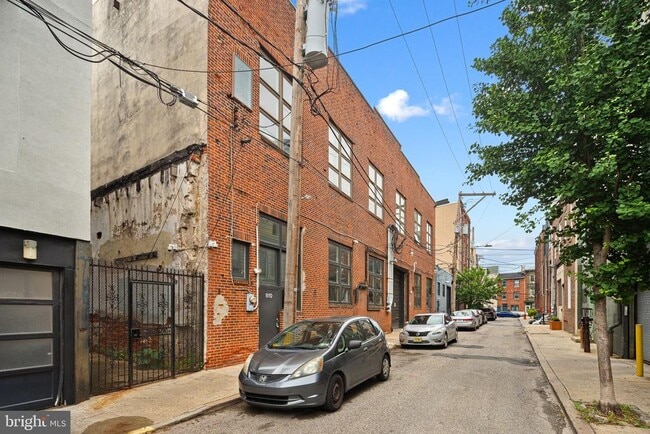 Building Photo - 810 N Hancock St