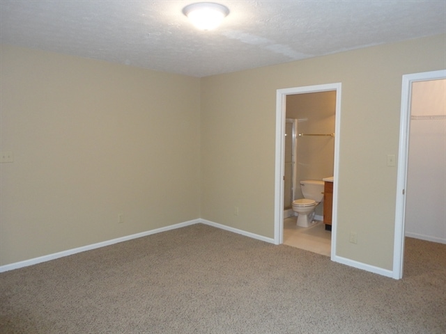 Building Photo - 1903 E Maple Park Dr