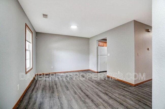 Building Photo - 1115 N Byrne Rd