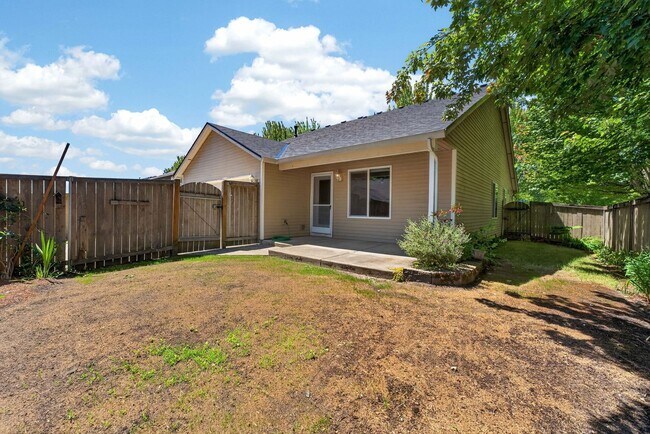 Building Photo - Beautiful Single-Level Home with Private Backyard