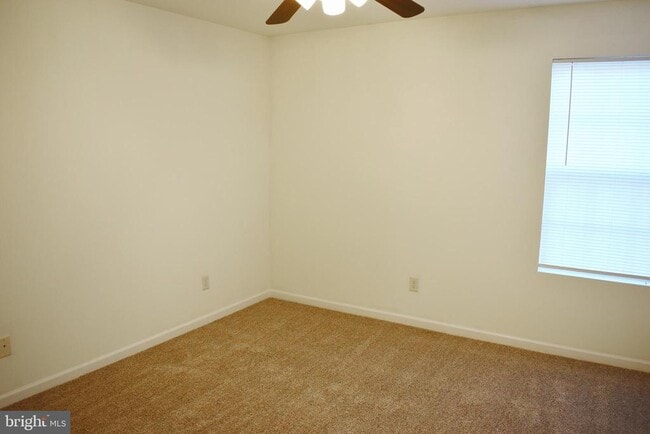 Building Photo - 2807 Roosevelt Dr