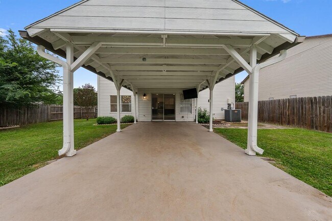 Building Photo - 7327 Pusch Ridge Loop