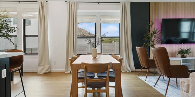 Building Photo - lovely turnkey 3bd fenced in yard