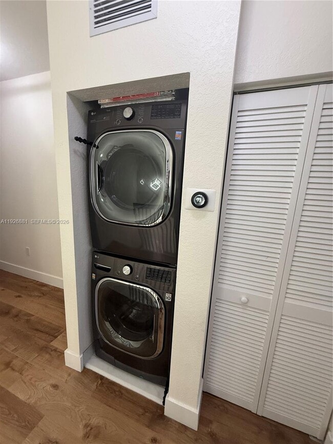 Building Photo - 11128 W 32nd Ln